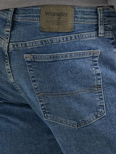 Wrangler Authentics Men's Regular Fit Comfort Flex Waist Jean, Light Stonewash, 29W x 30L