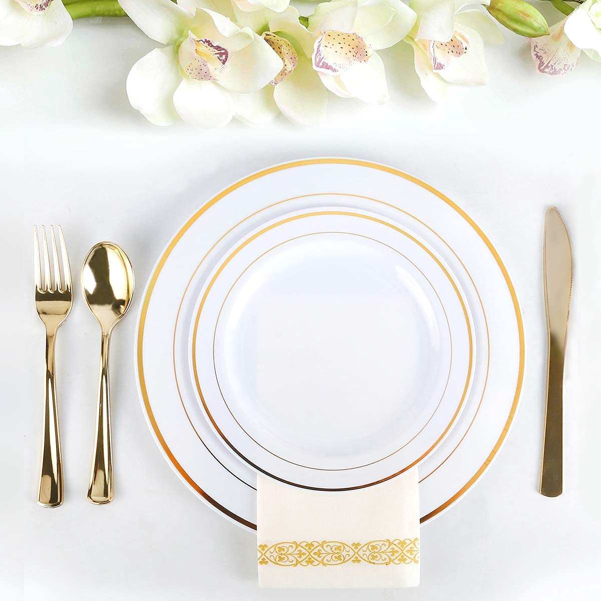 350 Piece MCIRCO Gold Dinnerware Set - 100 Gold Rim Plastic Plates - 50 Gold Plastic Silverware - 50 Gold Plastic Cups - 50 Gold Paper Napkins, 50 Guest Disposable Gold Dinnerware Set