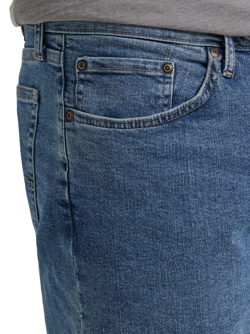 Wrangler Authentics Men's Regular Fit Comfort Flex Waist Jean, Light Stonewash, 29W x 30L